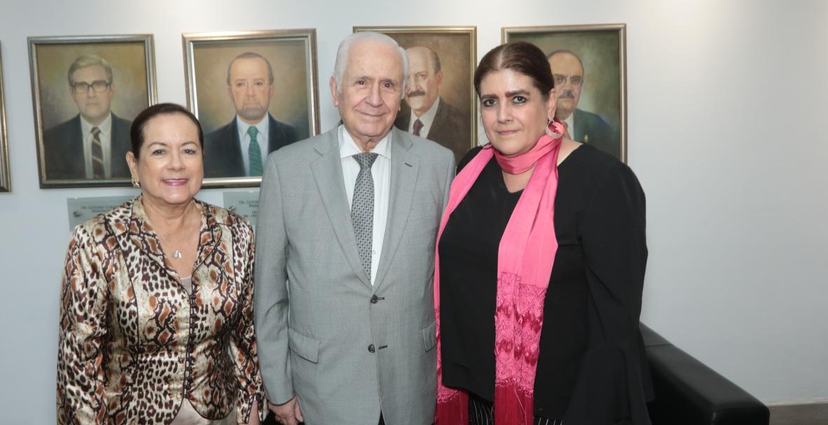 Junta Cívica de Guayaquil Luz de Libertad entrega reconocimientos