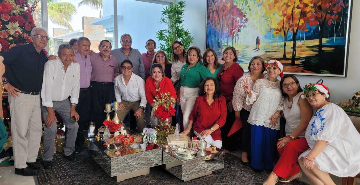 Instituto Particular Mariscal Sucre. Exalumnos se reúnen por Navidad