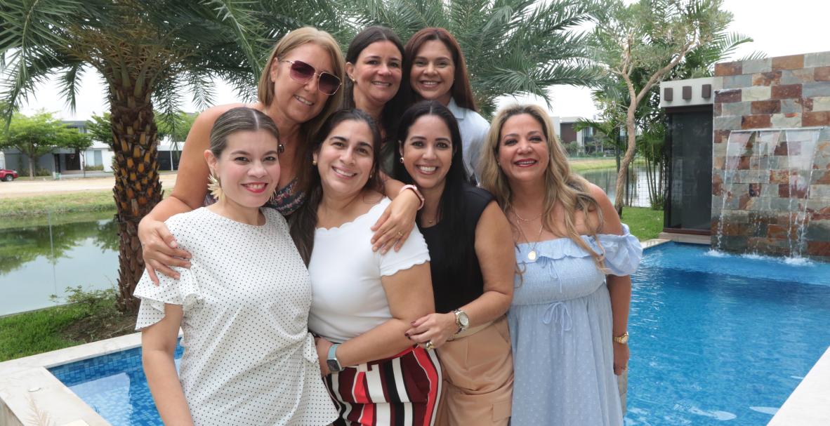 Familia Ortiz Montenegro, bendición de su casa