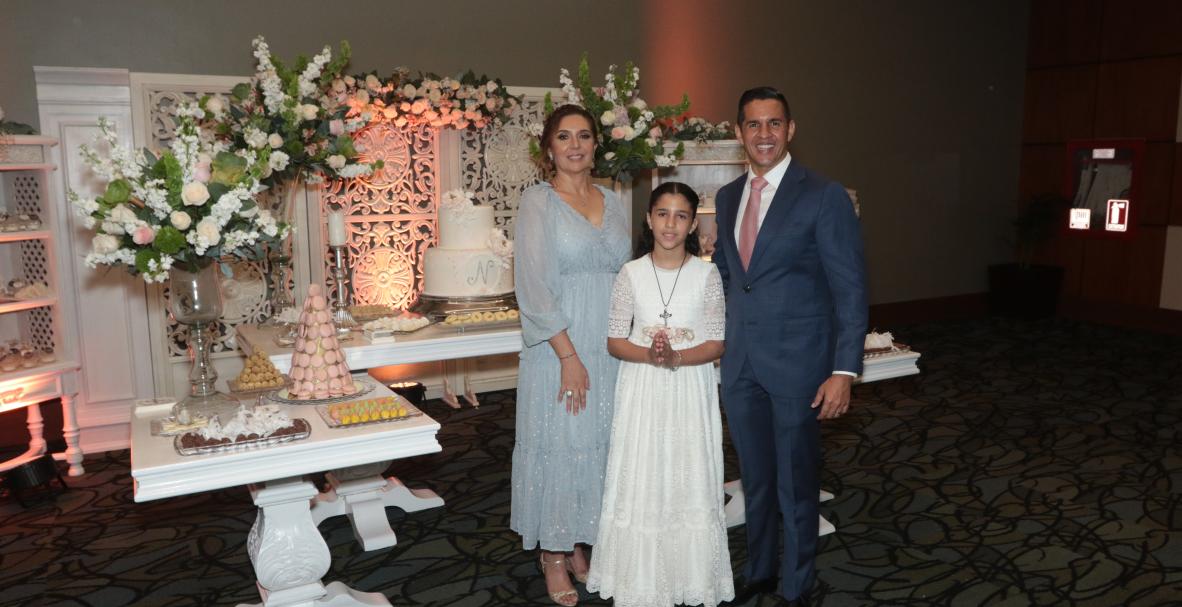 Primera comunión de Nicole Amador