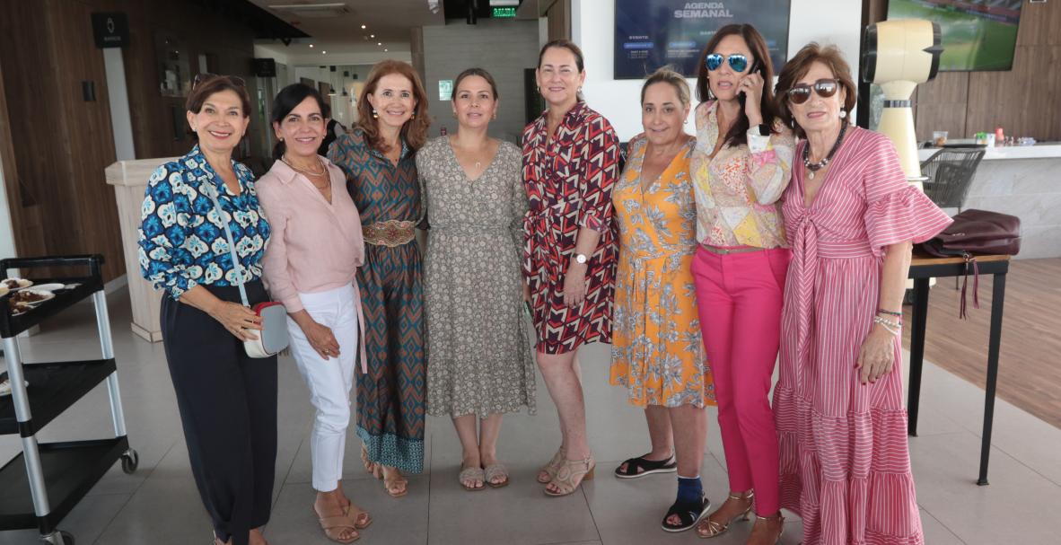 Cumpleaños 61 de Paola Rivera en el Anexo del Tenis Club