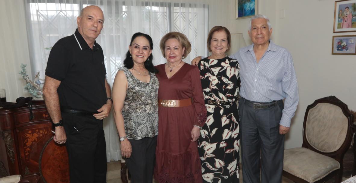 Primera Comunión Ana Paula Molestina