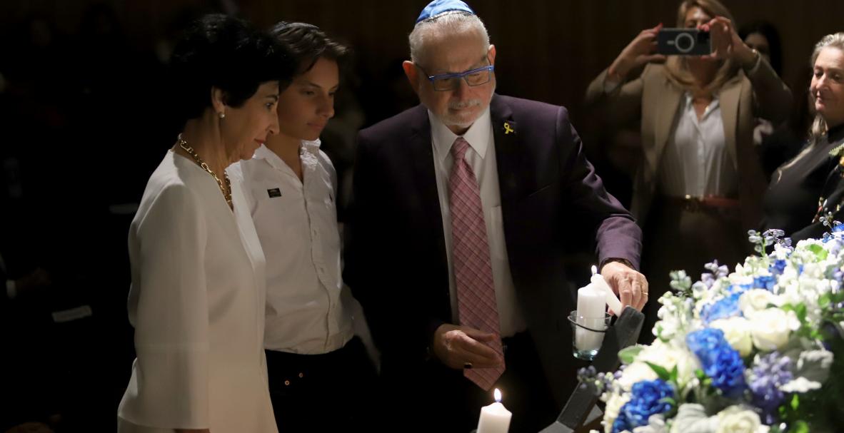 Evento por el Día Internacional de Conmemoración en Memoria de las Víctimas del Holocausto, organizado por la embajada de Israel en Ecuador, la comunidad judía, la Organización de las Naciones Unidas, la Unesco y el Colegio Alberto Einstein