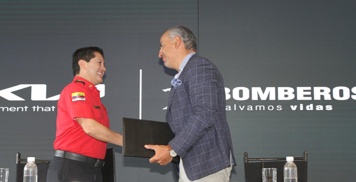 KIA Y EL CUERPO DE BOMBEROS DEL DISTRITO METROPOLITANO QUITO UNEN FURSAS PARA MOVILIDAD SOSTENIBLE.