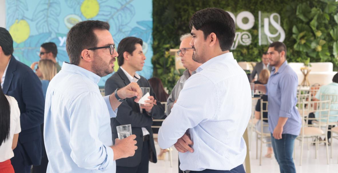 Primera piedra Yoo Guayaquil