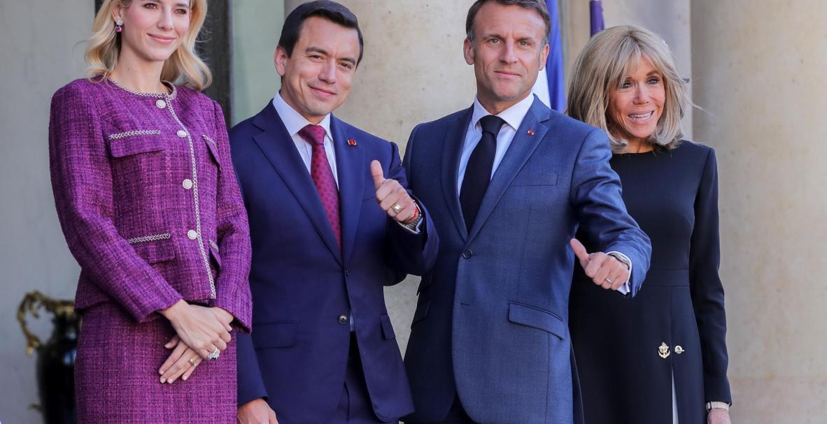 Daniel Noboa, Lavinia Valbonesi, Emmanuel Macron y Brigitte Macron.
