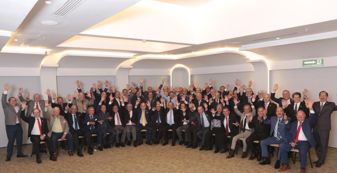 Reencuentro promoción 13 Colegio Javier, 50 años de graduados