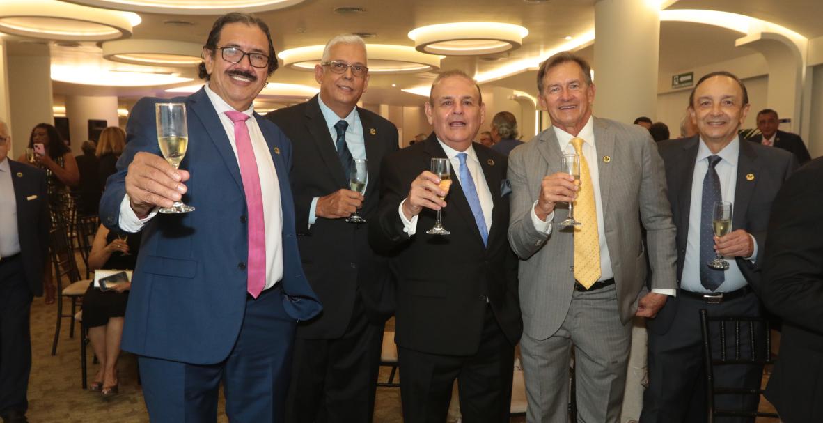 Reencuentro promoción 13 Colegio Javier, 50 años de graduados