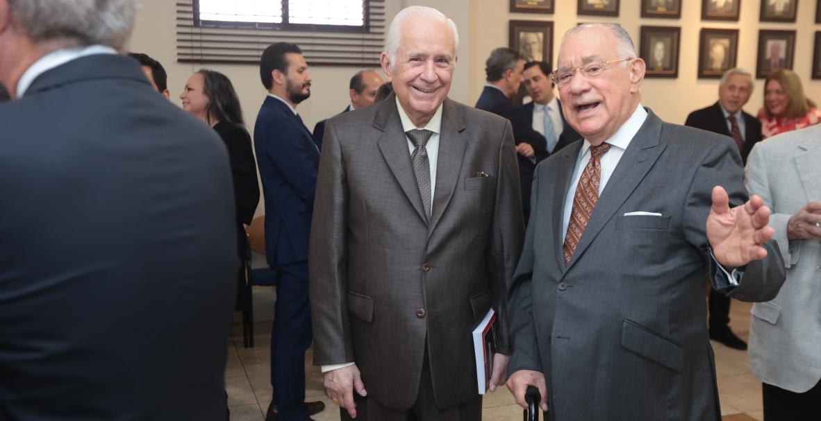 Presentación del nuevo embajador de España en la Cámara Española