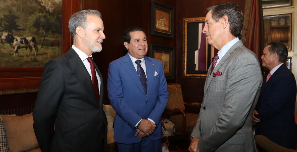 Cámara Binacional Ecuatoriano Italiana (CBEI) recibió al embajador de Italia en Quito, Giovanni Davoli, y a su delegación con un evento en el Club de la Unión de Guayaquil.