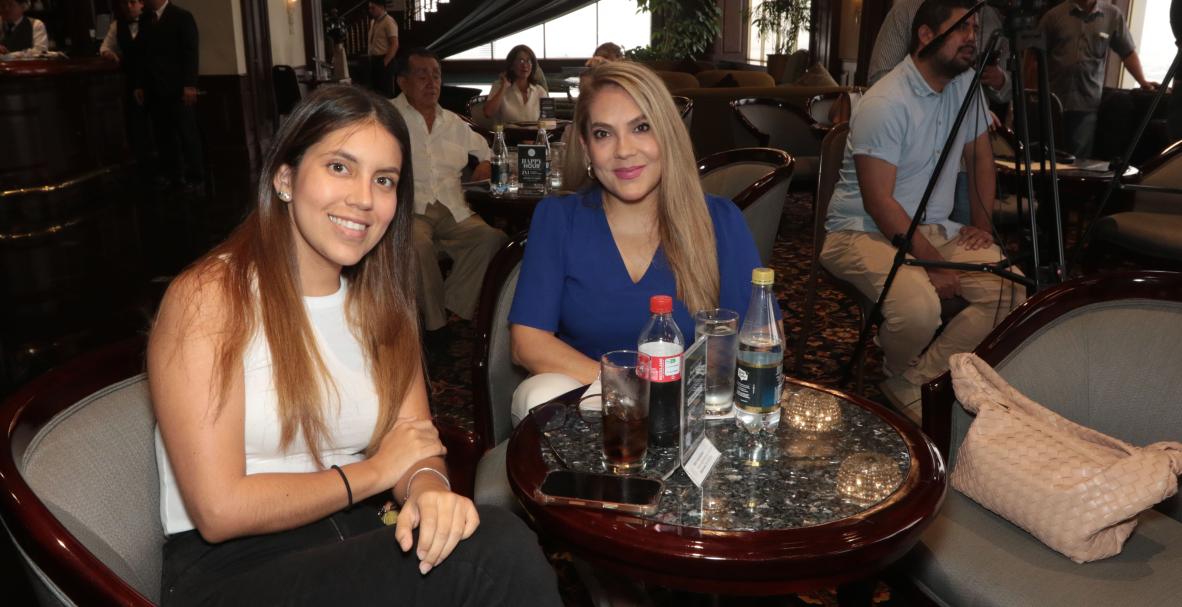 Politiza2 en vivo en el Bankers Club