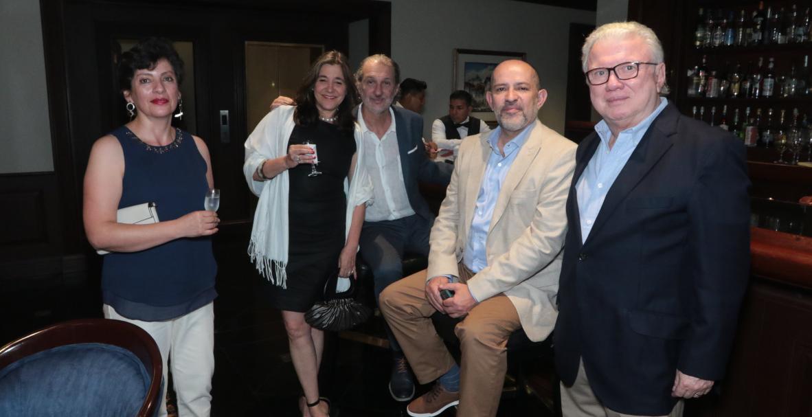 Politiza2 en vivo en el Bankers Club