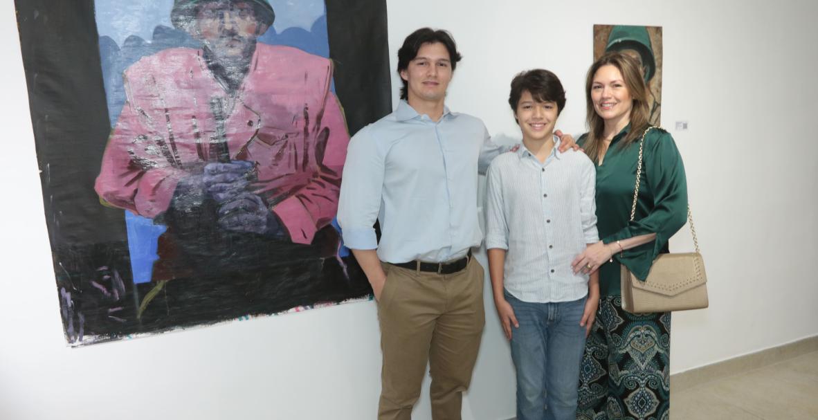 Soldado fantasma, exposición en el Country Club del artista Raymundo Valdez