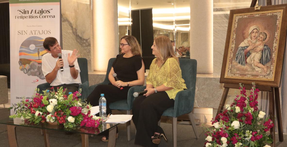 Padre Felipe Ríos lanza el libro Sin Atajos