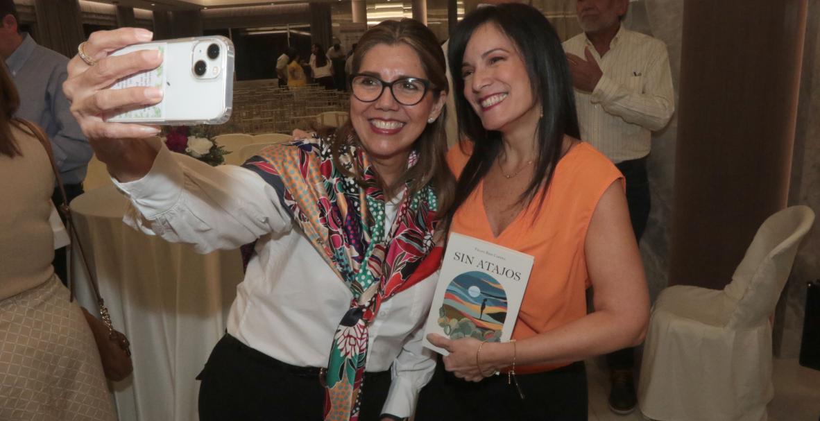 Padre Felipe Ríos lanza el libro Sin Atajos