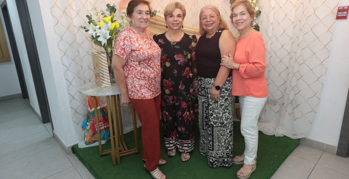 Anunziatta Valdez de Ferrín, cumpleaños