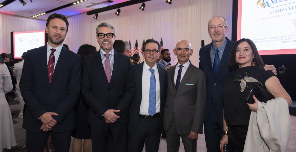Estados Unidos, celebración de la independencia en Quito