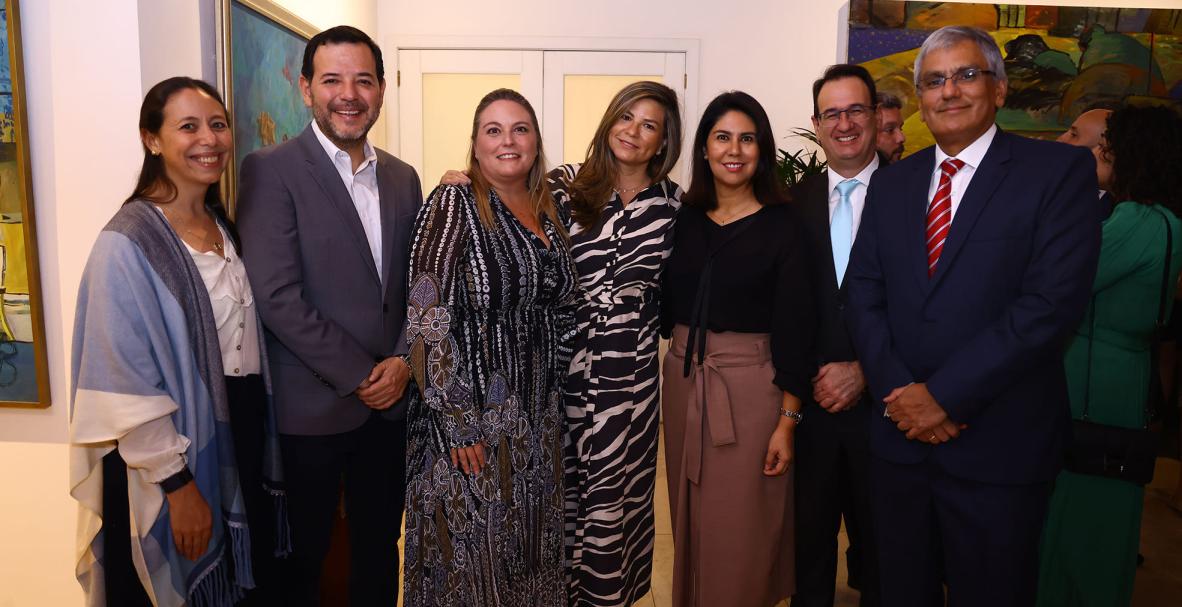 Embajador de Perú ofrece un coctel empresarial