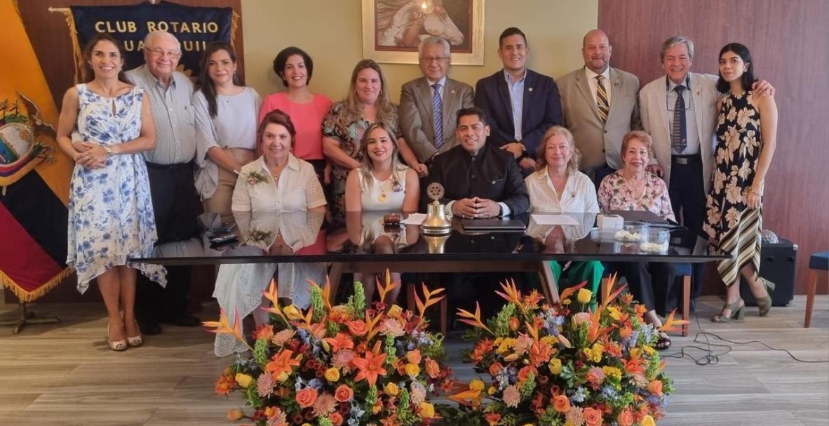 Clubes rotarios cambian de directiva.