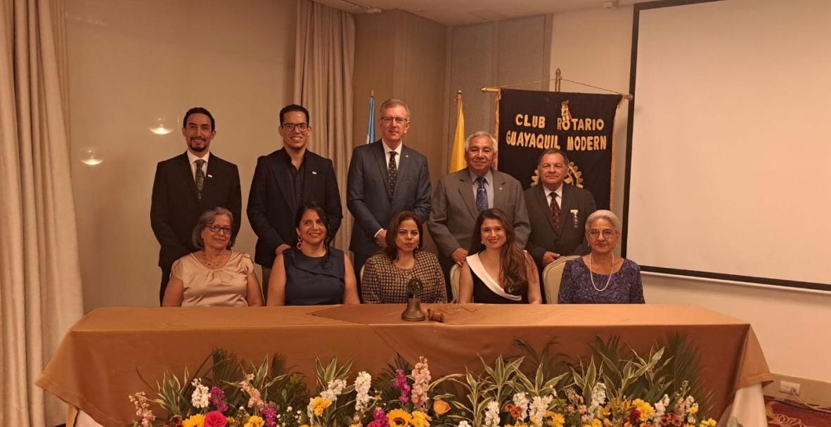 Clubes rotarios cambian de directiva.