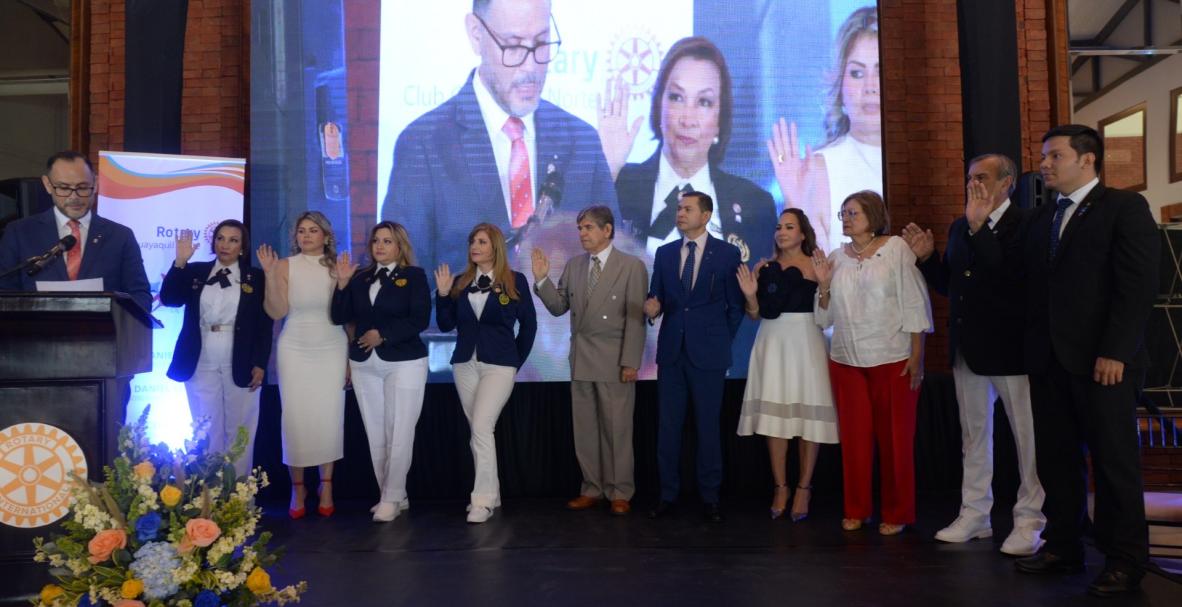 Clubes rotarios cambian de directiva.