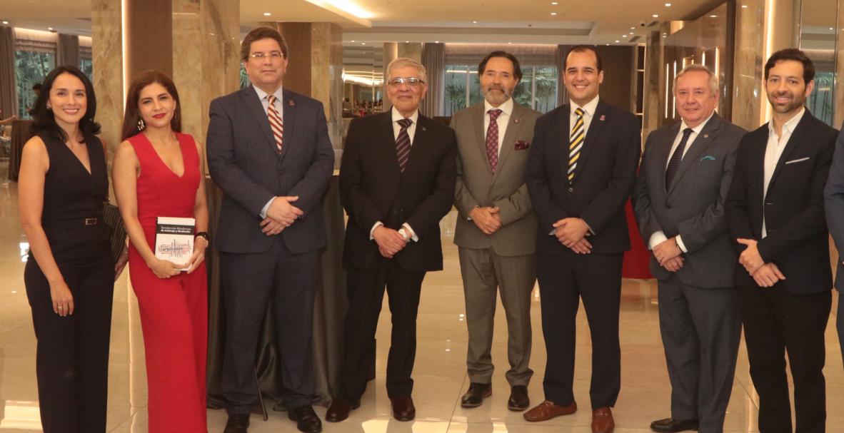 Aniversario 10 Centro de Arbitraje y Mediación de la UEES