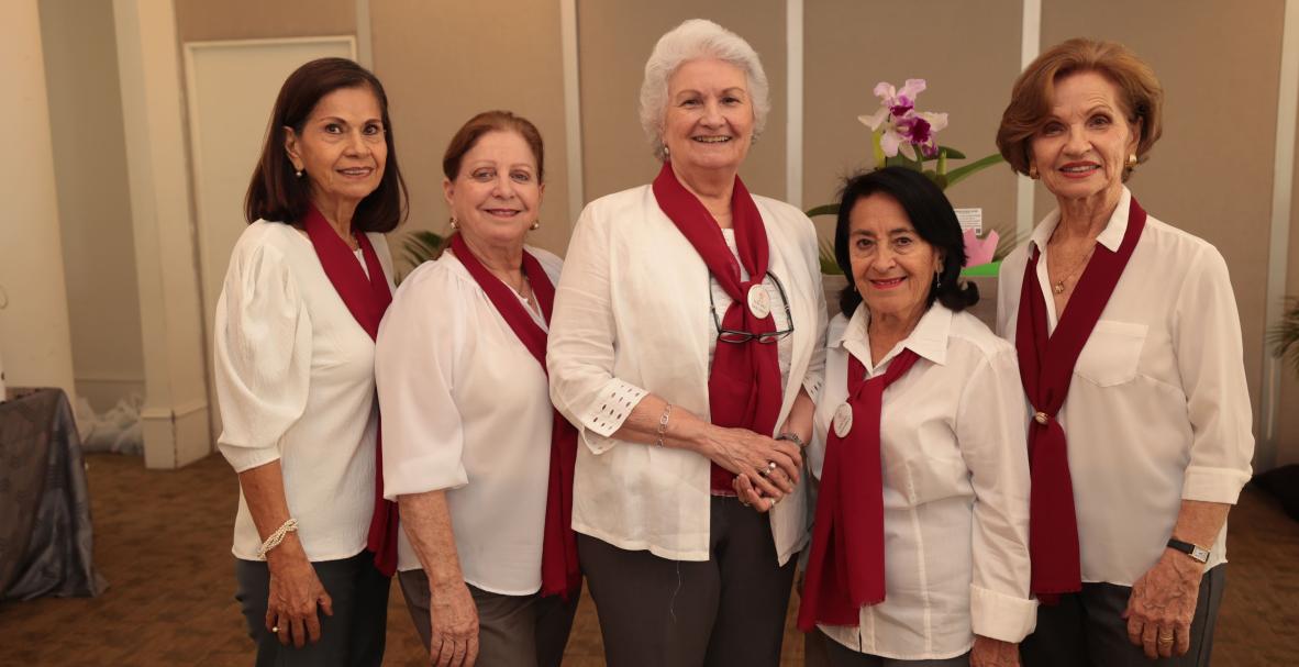Reencuentro de exalumnas del Dolores Baquerizo