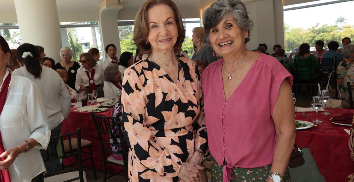 Reencuentro de exalumnas del Dolores Baquerizo