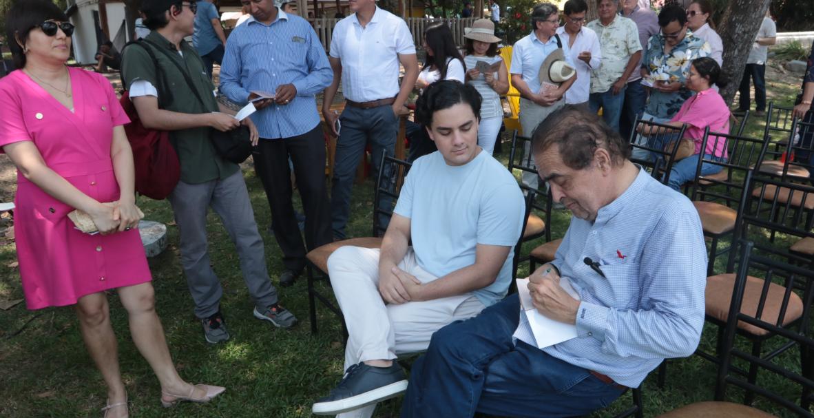 Lanzamiento de Disvaríos, libro de Ramón Sonnenholzner