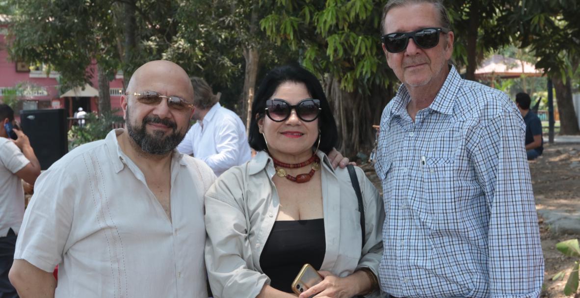 Lanzamiento de Disvaríos, libro de Ramón Sonnenholzner