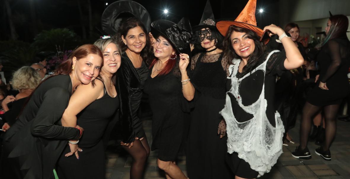 Karina kuanki, Verónica Hurreola, Teresa Páez, Marjorie López Cecilia Amores.