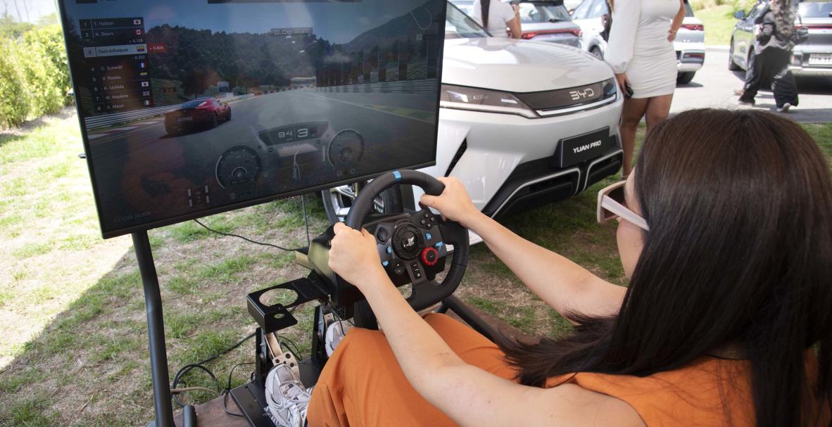 BYD presenta su nuevo Suv  YUAN PRO con un test drive