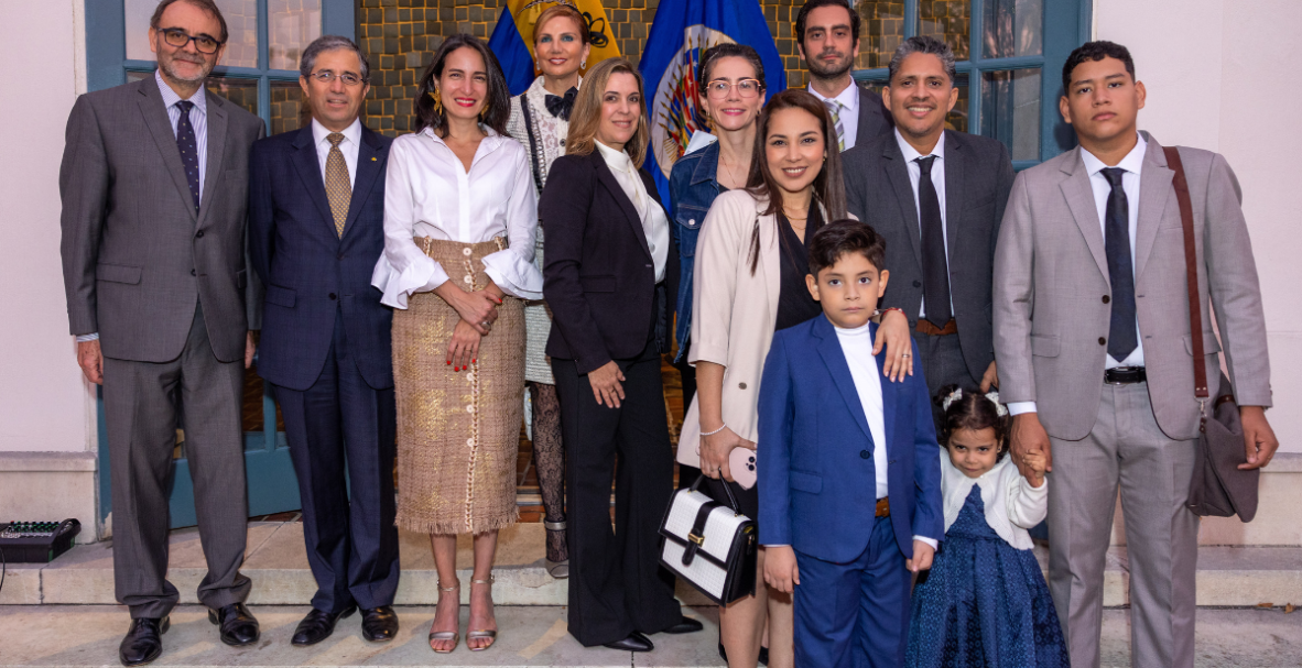 Exposición de Enrique Tábara organizada por la OEA