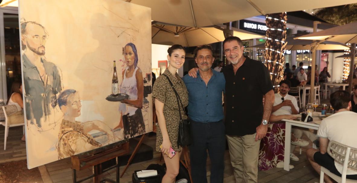 Vino, Música y arte en Plaza Moderna en Samborondon