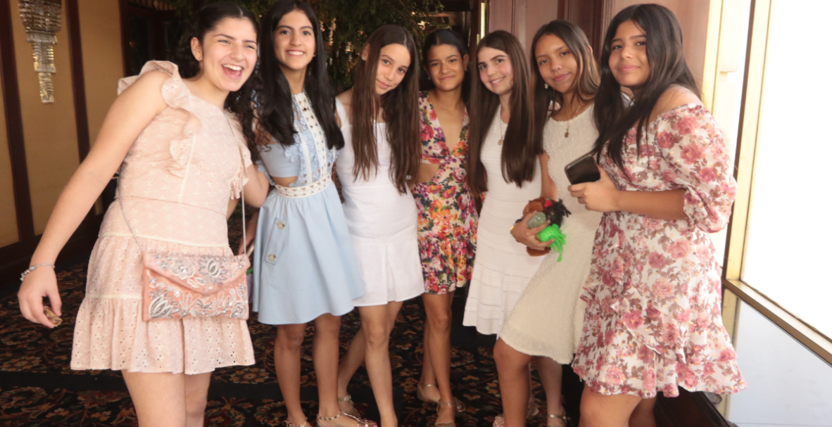 Primera comunión de Mathías y Milena Jara Triviño en la Iglesia Rectoral San Josemaría Escrivá de Balaguer. Celebración en el Bankers Club