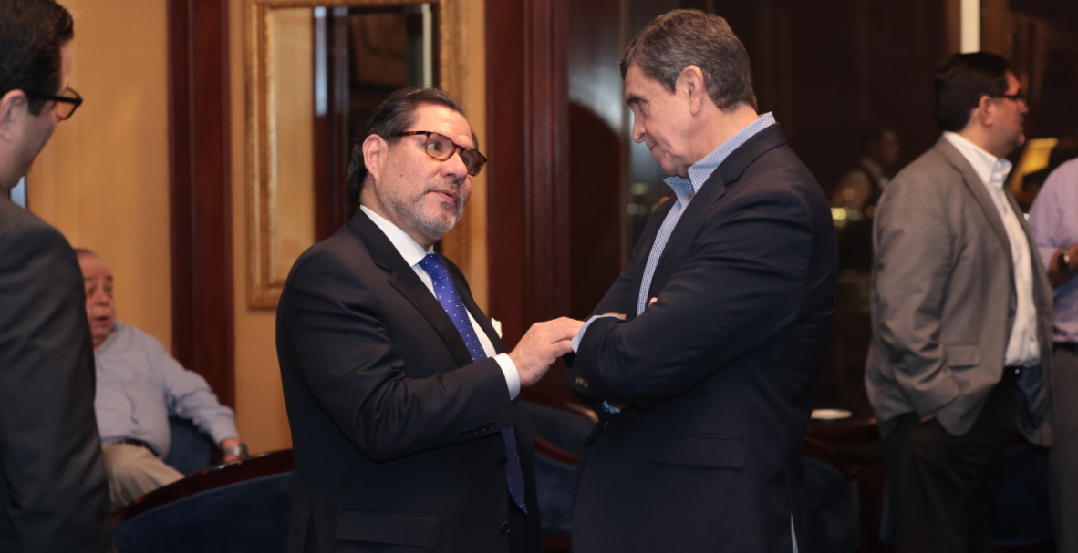 Mauricio Velandia ofrece charla sobre seguridad en el Bankers Club, con el auspicio de Diario EXPRESO