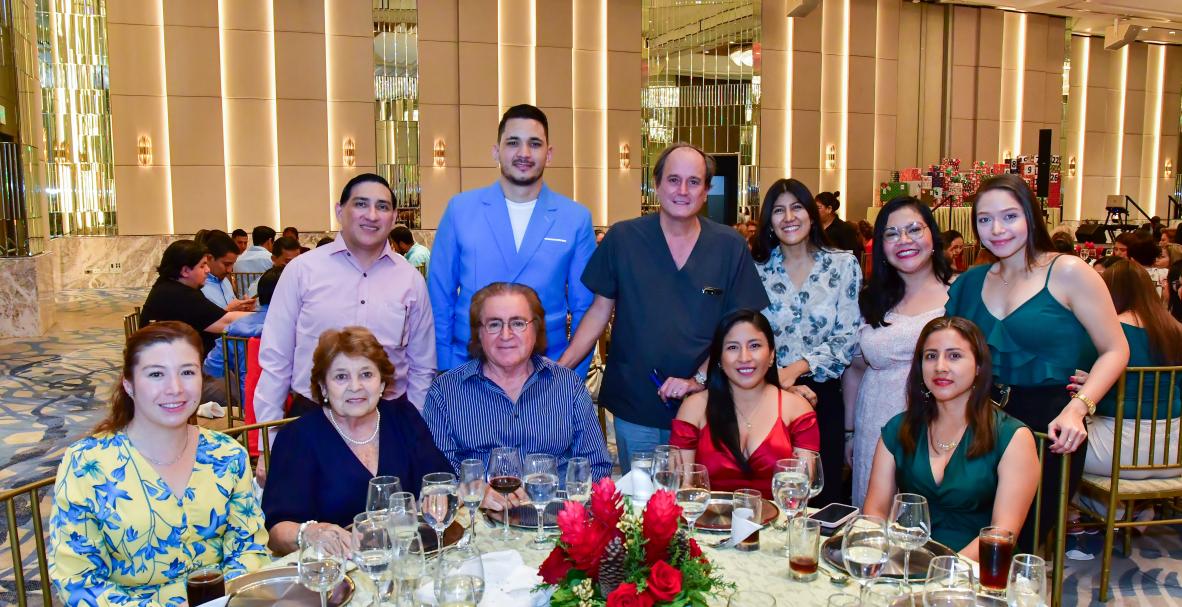 DAMAS DEL CUERPO CONSULAR OFRECEN ALMUERZO A SUS COLABORADORES