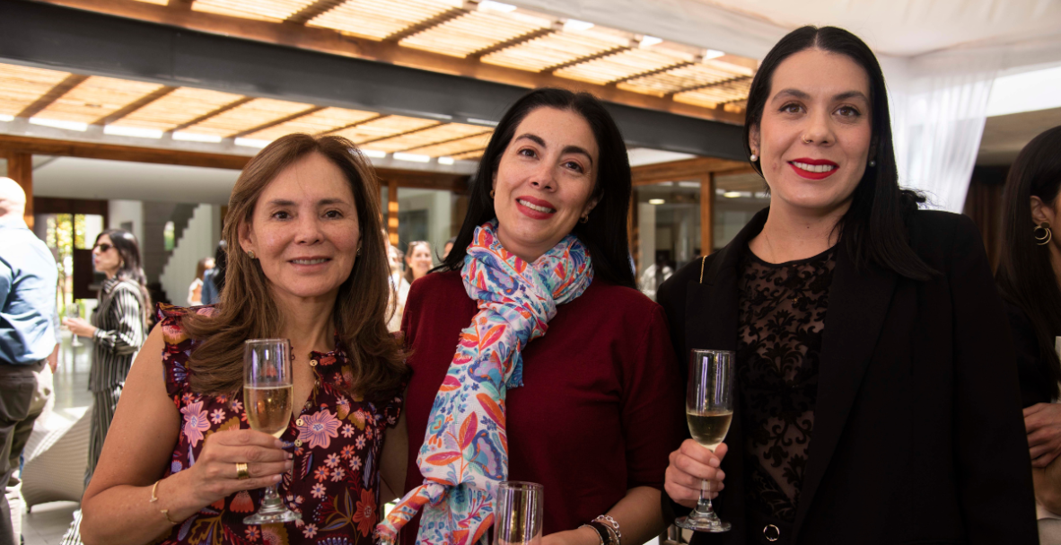 Presentación del libro Diversidad, Equidad e Inclusión como camino de vida: ¿Está tu empresa preparada para ser más Humana, Rentable y Sostenible?, de Karina Ruilova, en el Conjunto Arrayanes, en Puembo