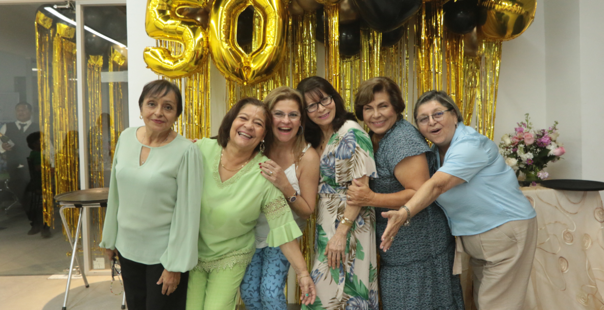 Reencuentro exalumnas La Inmaculada por 50 años de graduadas