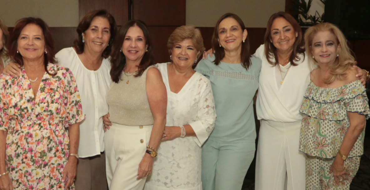 Colegio María Auxiliadora. Reencuentro 45 años de graduadas