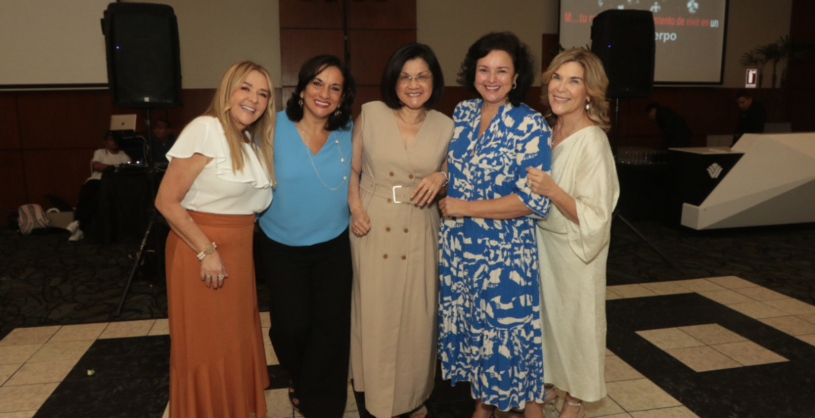 Colegio María Auxiliadora. Reencuentro 45 años de graduadas