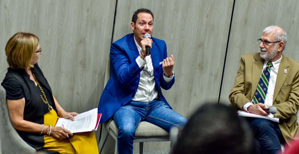 Bejamín Rosales lanza su libro Libra de dragón