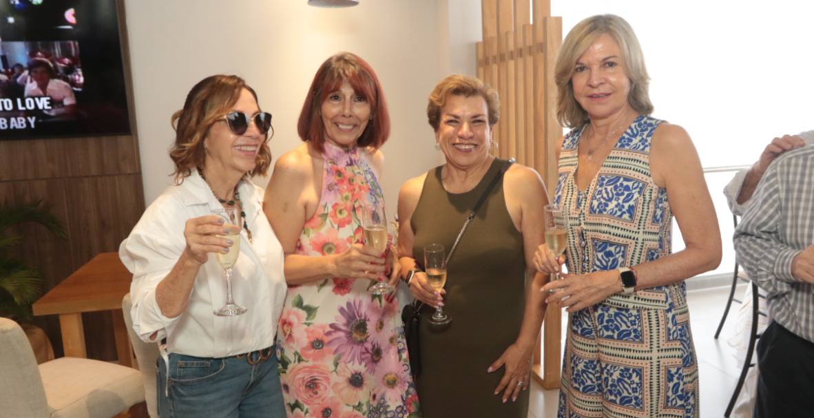 Promoción 7 Alemán Humboldt de Guayaquil celebra 50 años de graduados