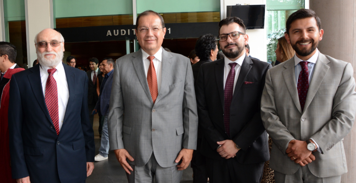 UDLA le otorga a Edmundo González Urrutia el título Honoris Causa
