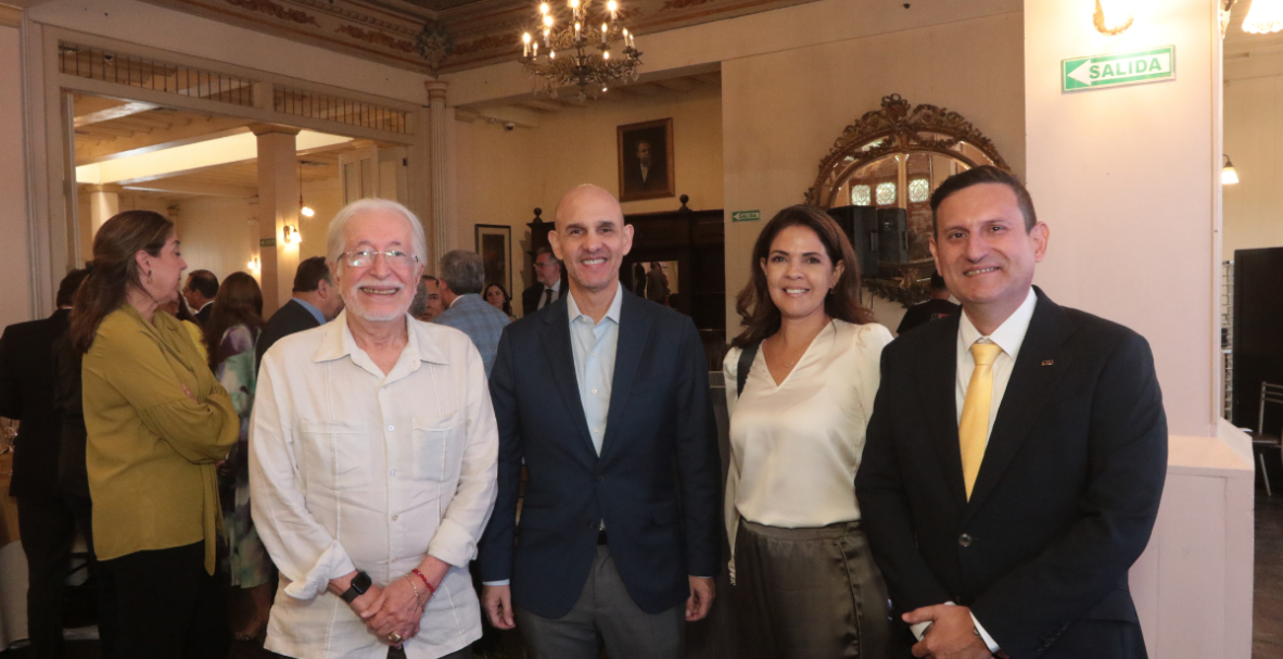 CBEI ofrece almuerzo a presidente de cámaras binacionales de países vecinos