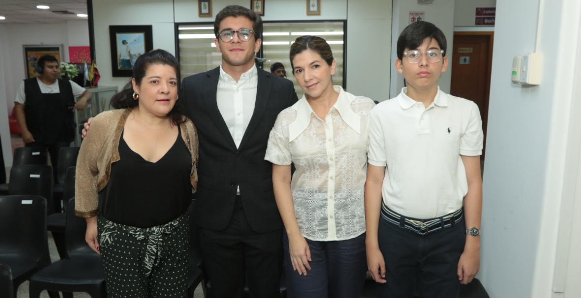 Lanzamiento del libro Comunico, luego existo, de Horacio Chavarría