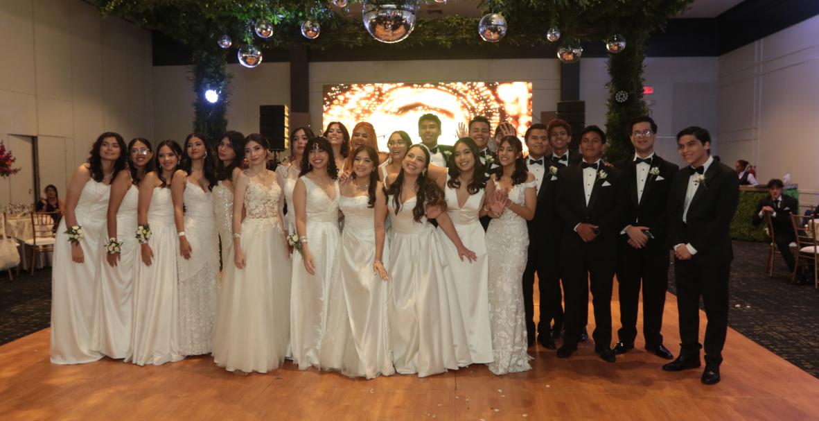 Graduación Colegio Praga, promoción VIII