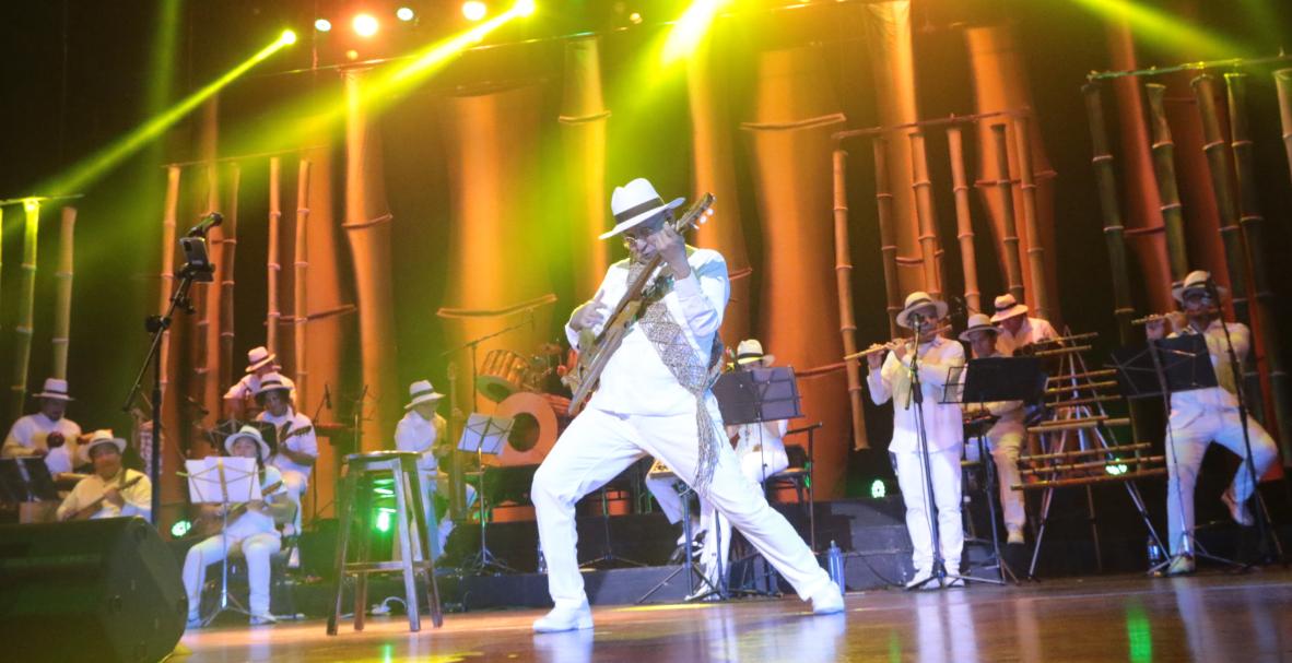 Concierto Macolla, con Schubert Ganchozo