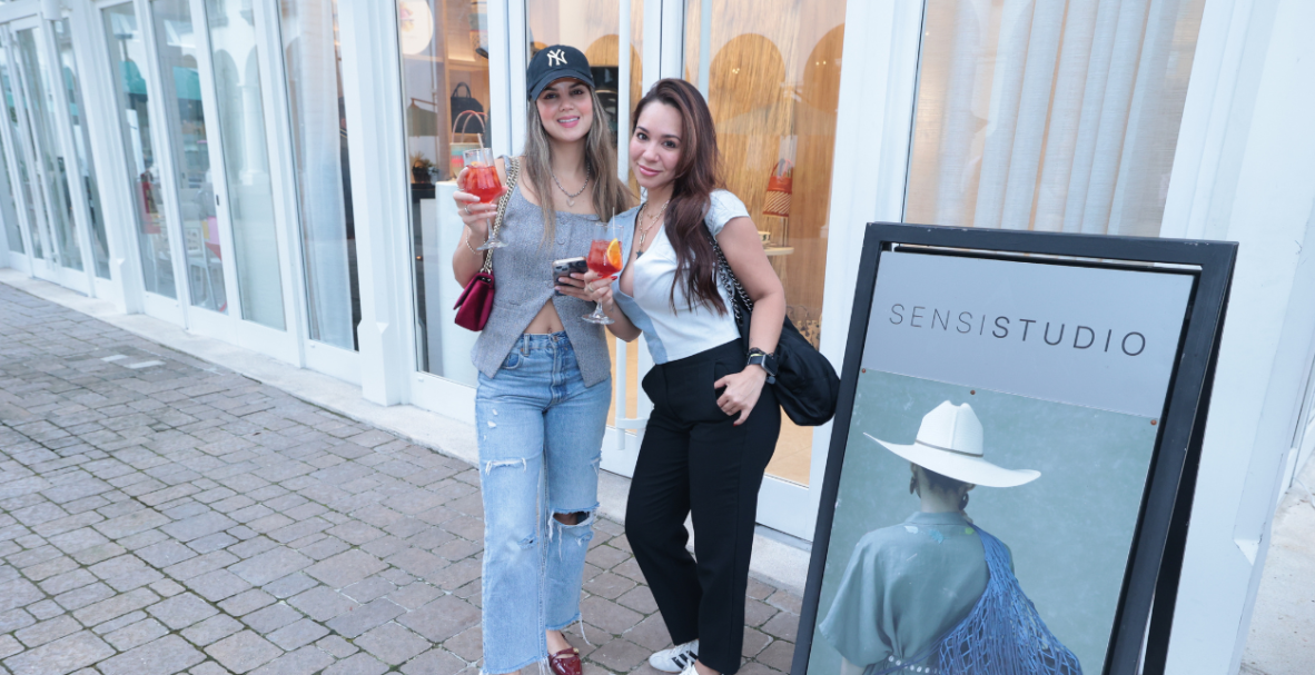 Inauguración de Vintage Pop Up, en Sensi Studio