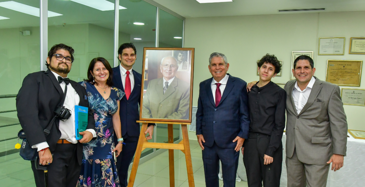 Homenaje póstumo a Gil Barragán Romero